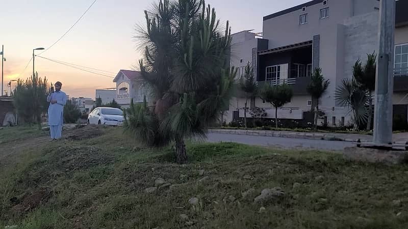 Top of the line. Heightened Location Solid and Level Plot with beautiful view. Dem 2.90 Crore Negotiable 0