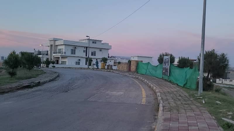 Top of the line. Heightened Location Solid and Level Plot with beautiful view. Dem 2.90 Crore Negotiable 5