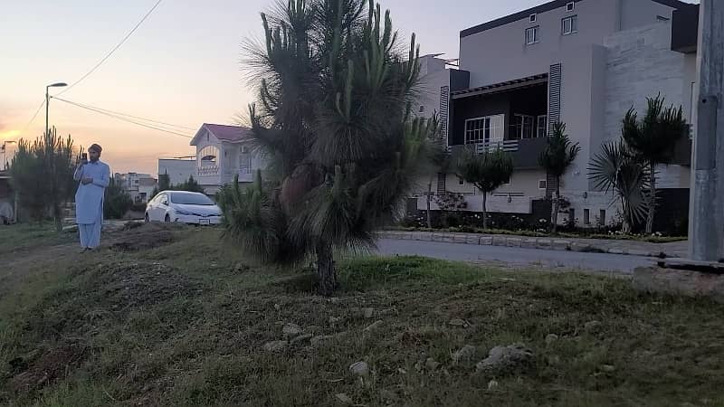 Top of the line. Heightened Location Solid and Level Plot with beautiful view. Dem 2.90 Crore Negotiable 6