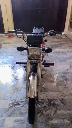 Honda 125 Total Genniune no any Dent