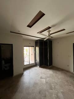 1000sqft