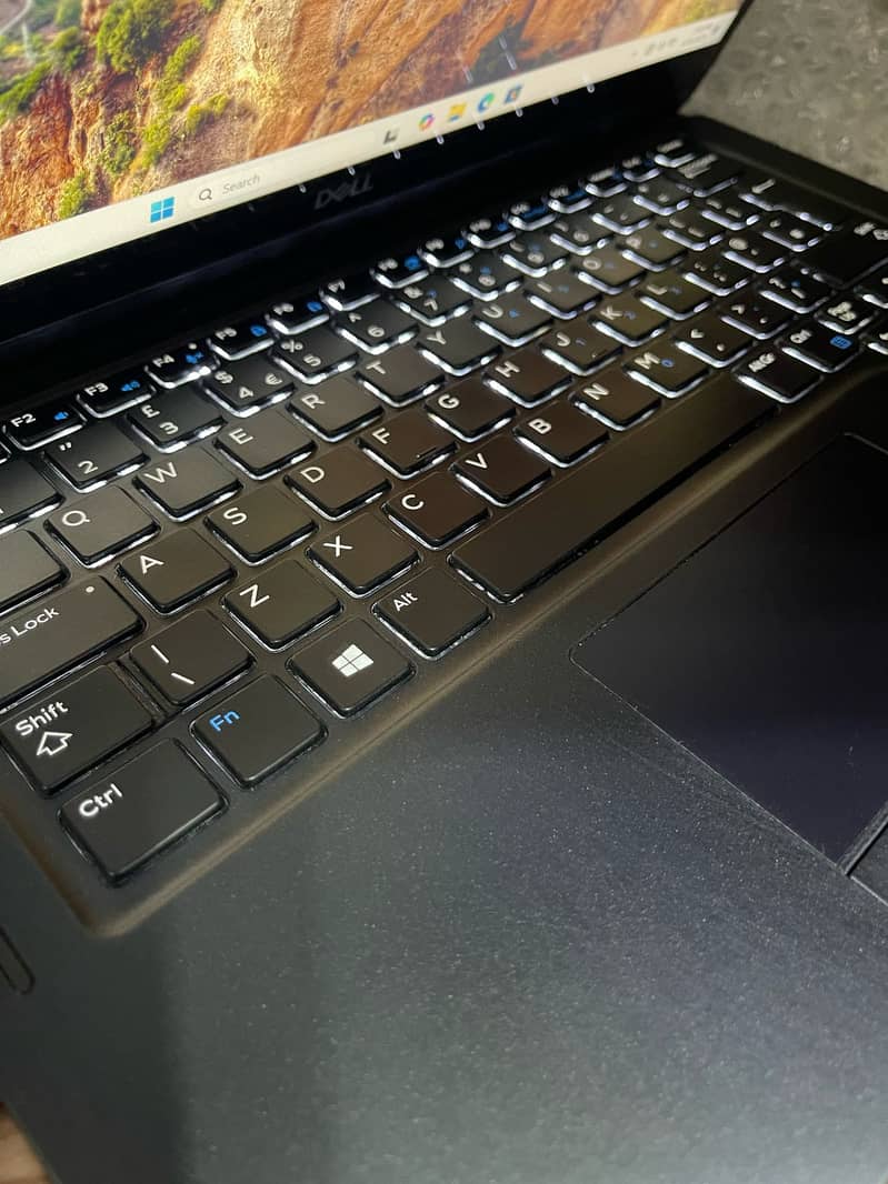 Dell Latitude 7390 2-in-1 (Touch Screen) 0322-8832611 5