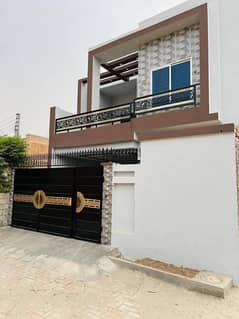 Prime Location 7 Marla House For sale In Khan Village