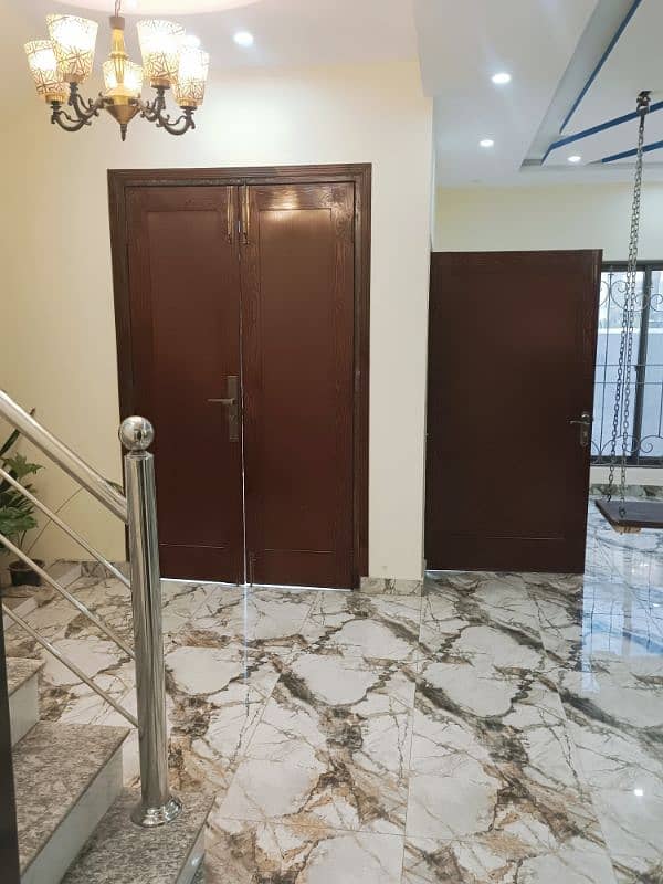 Facing Park Owner Build Solid House 4 Sale 5
