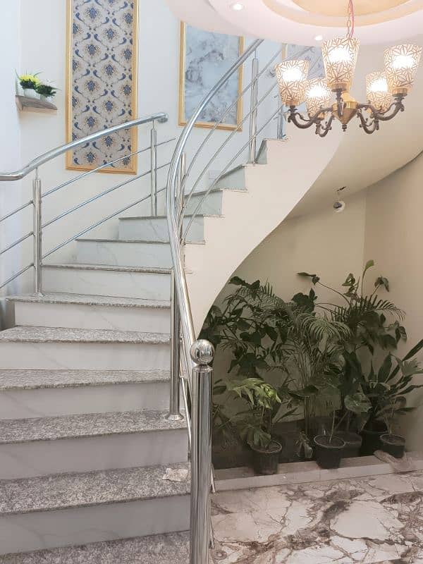 Facing Park Owner Build Solid House 4 Sale 6