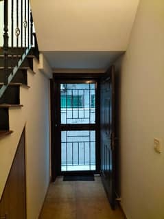 1 KANAL UPPER PORTION FOR RENT IN SUI GAS SOCIETY PHASE 2