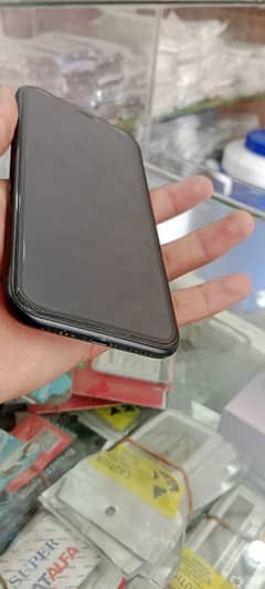 iPhone XR 64gb 84 bttry health