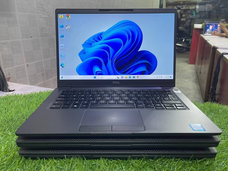Dell Latitude 7300  i7 8th Gen (0322-8832611) 1