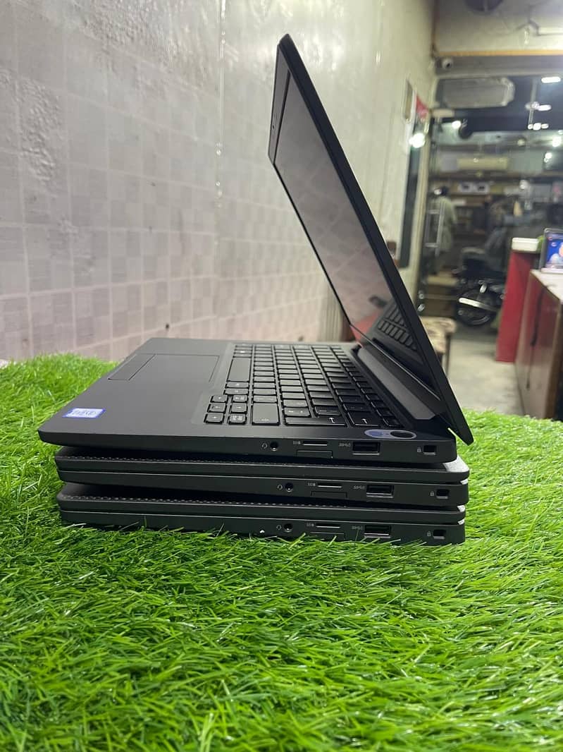 Dell Latitude 7300  i7 8th Gen (0322-8832611) 8