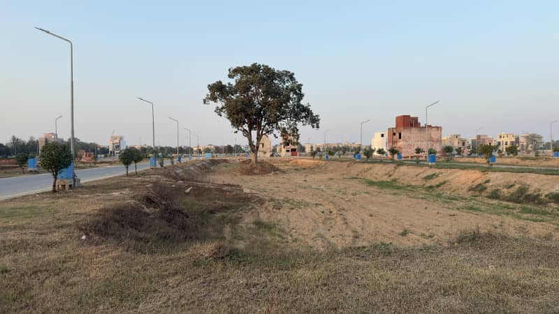 Low Budget Prime Location Plot For Sale In E Block 5
