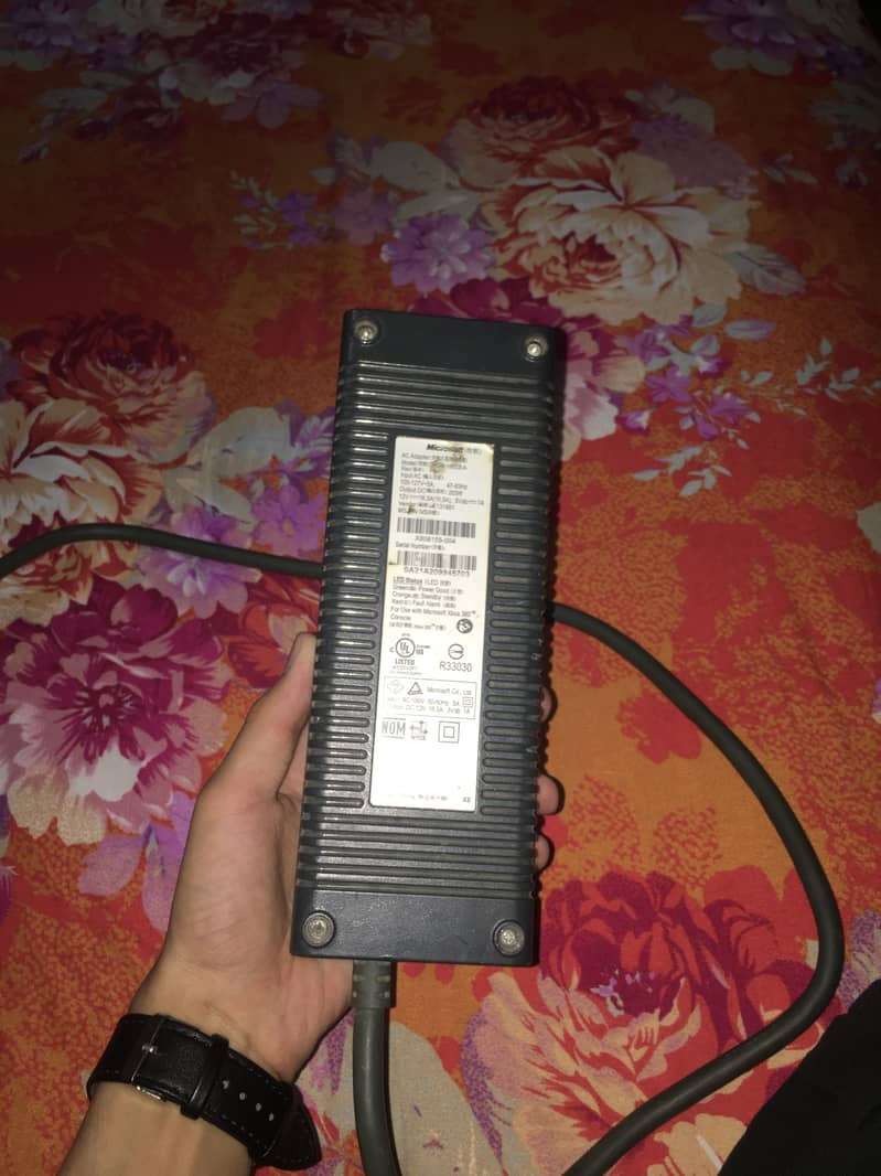 Xbox 360 without body dead only for parts available with 1 controller 12