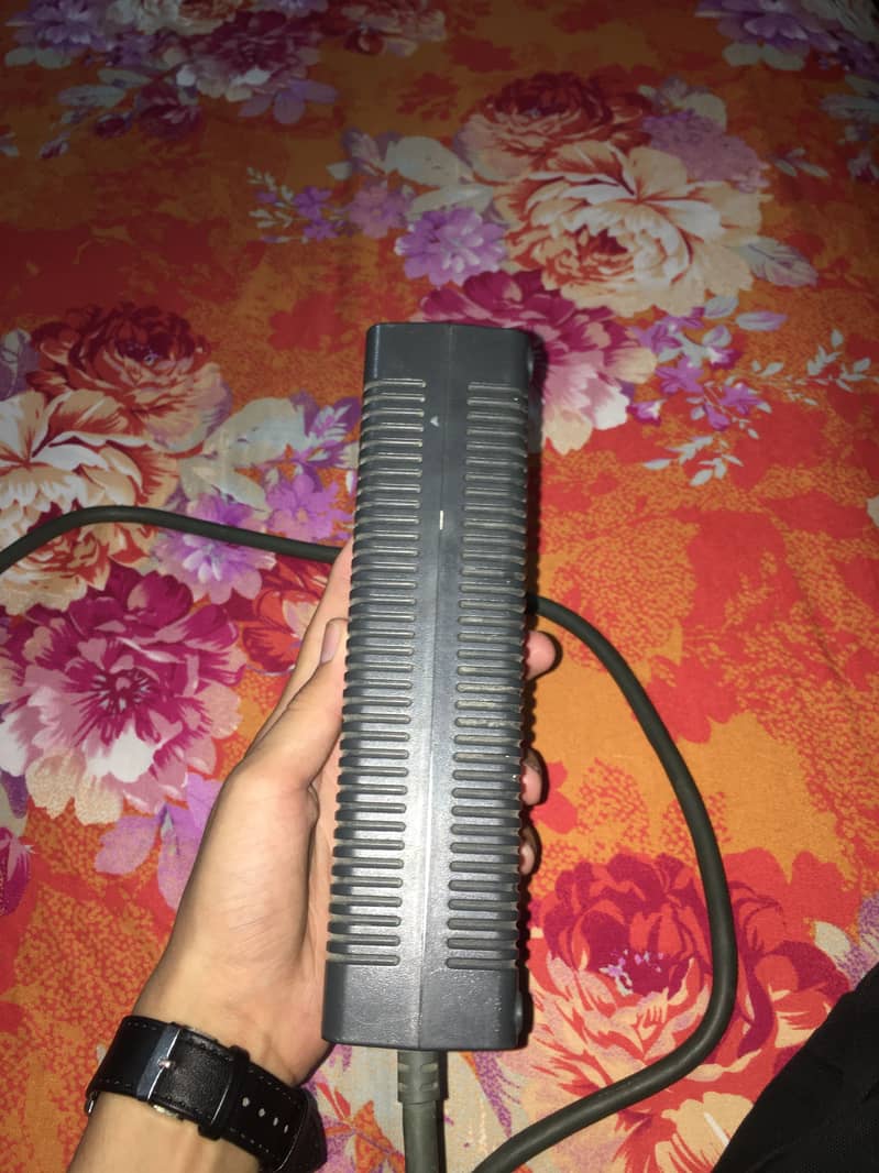 Xbox 360 without body dead only for parts available with 1 controller 15