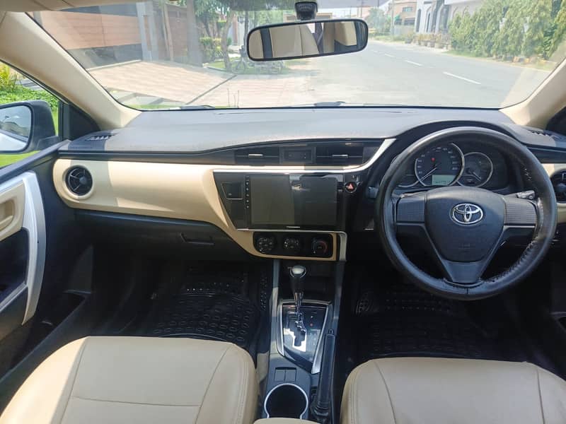 Lahore Rent a car - Hyundai Grand Starex, Toyota Corolla 2