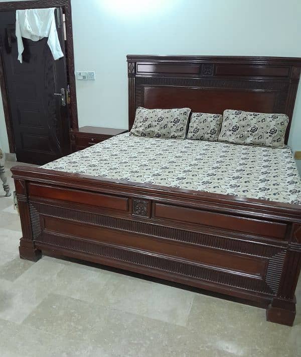 slightly use sofa 8 pcs set and 5 pcs set 13