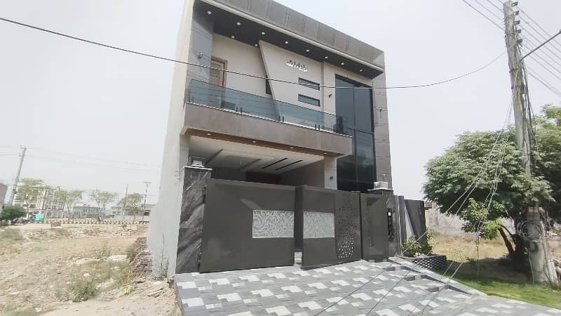 10 MARLA B/N HOUSE NEAR COMSATS UNIVERSTY FOR SALE LDA AVENUE-1 J BLOCK 5