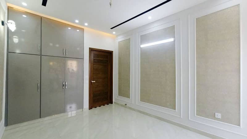 10 MARLA B/N HOUSE NEAR COMSATS UNIVERSTY FOR SALE LDA AVENUE-1 J BLOCK 12