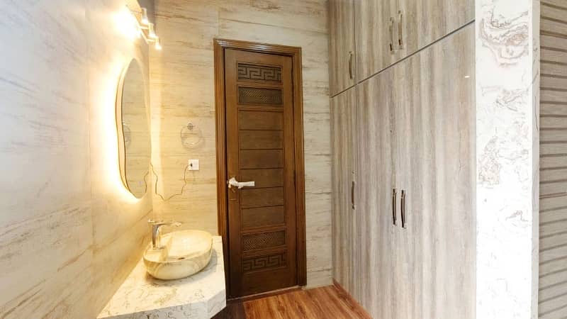 10 MARLA B/N HOUSE NEAR COMSATS UNIVERSTY FOR SALE LDA AVENUE-1 J BLOCK 18