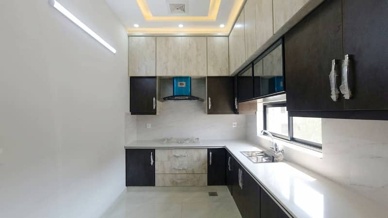 10 MARLA B/N HOUSE NEAR COMSATS UNIVERSTY FOR SALE LDA AVENUE-1 J BLOCK 28