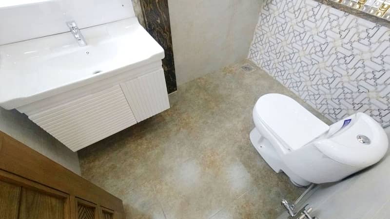10 MARLA B/N HOUSE NEAR COMSATS UNIVERSTY FOR SALE LDA AVENUE-1 J BLOCK 31