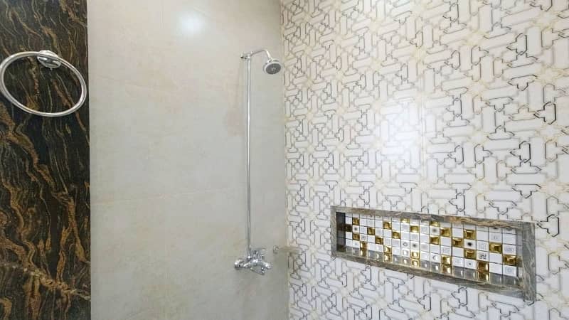 10 MARLA B/N HOUSE NEAR COMSATS UNIVERSTY FOR SALE LDA AVENUE-1 J BLOCK 32