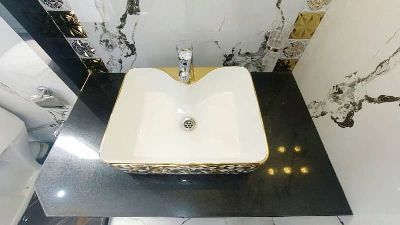 10 MARLA B/N HOUSE NEAR COMSATS UNIVERSTY FOR SALE LDA AVENUE-1 J BLOCK 36