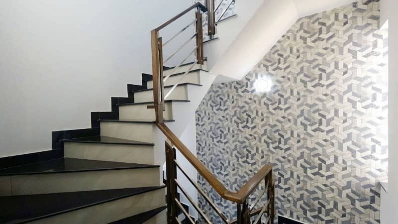 10 MARLA B/N HOUSE NEAR COMSATS UNIVERSTY FOR SALE LDA AVENUE-1 J BLOCK 37
