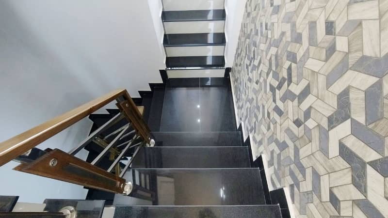 10 MARLA B/N HOUSE NEAR COMSATS UNIVERSTY FOR SALE LDA AVENUE-1 J BLOCK 38