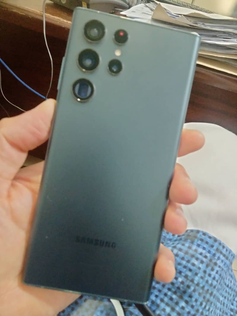 Mobile is in great condition, scratchless with a fast charger 1