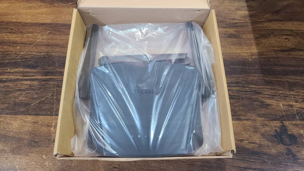 Dlink DIR-1960 Smart Mesh Router EXO AC1900 With Box (Renewed) 3