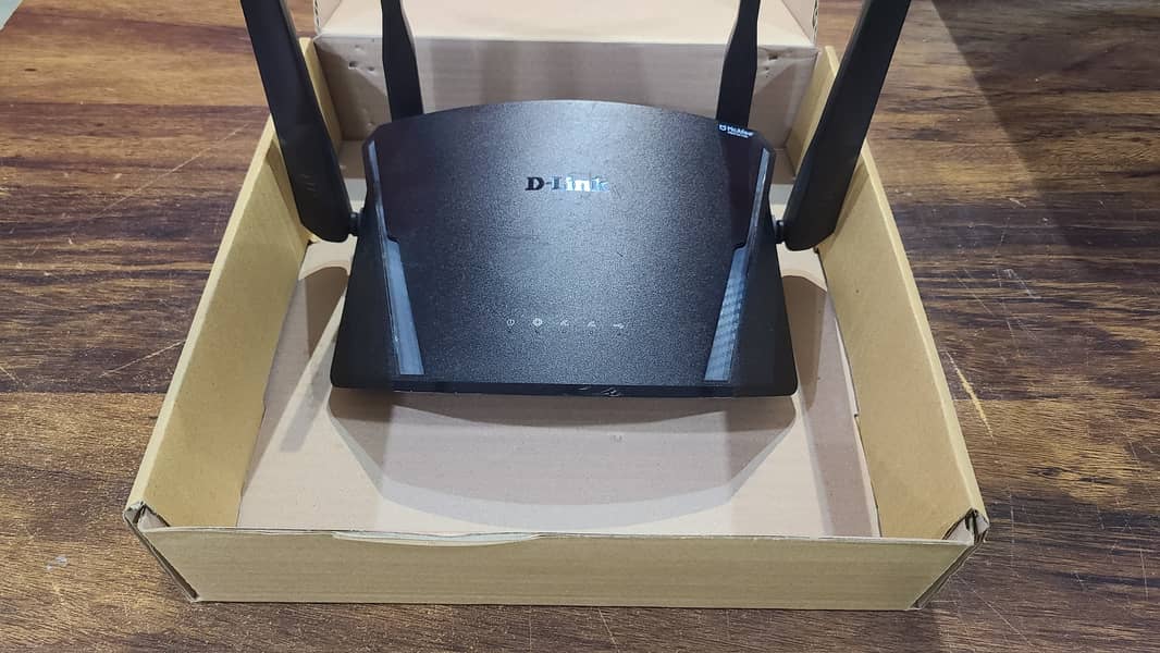 Dlink DIR-1960 Smart Mesh Router EXO AC1900 With Box (Renewed) 6