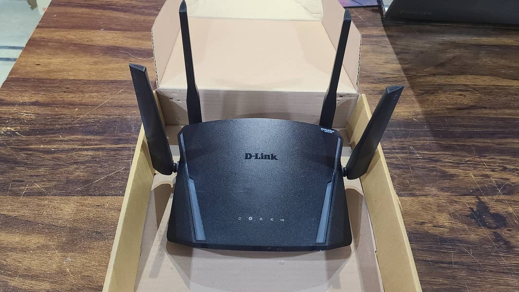 Dlink DIR-1960 Smart Mesh Router EXO AC1900 With Box (Renewed) 11