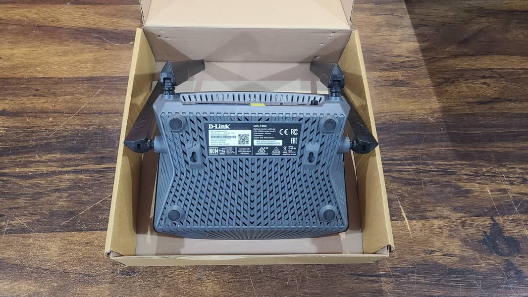 Dlink DIR-1960 Smart Mesh Router EXO AC1900 With Box (Renewed) 15