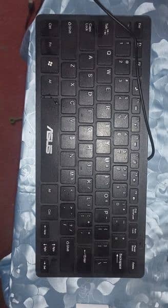 ASUS  mini keyboard. 4