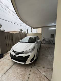 Toyota yaris Gli 1.3 total genuine Islamabad registered