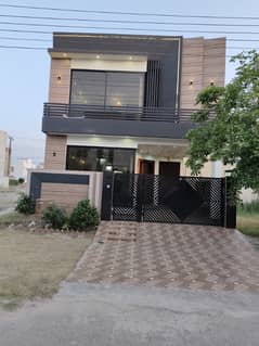 Brand New 5 Marla House Located on 50ft Road For Sale