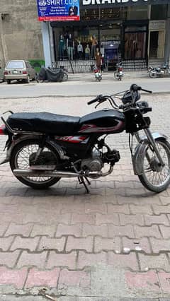 Honda CD 70. . . . . . . . . 03208419742