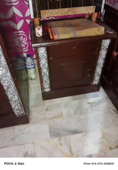 bed and singhaar table