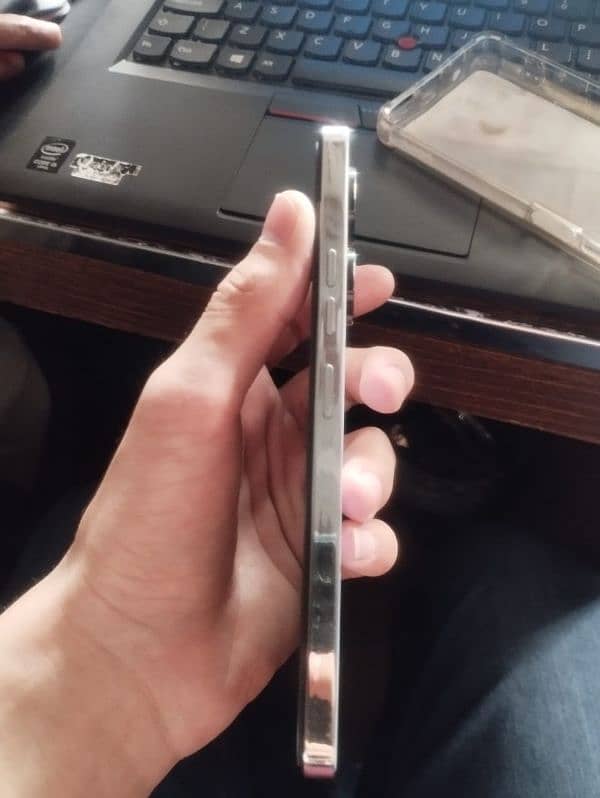 Tecno camon 20 8+8 ram 256 memory good condition 2