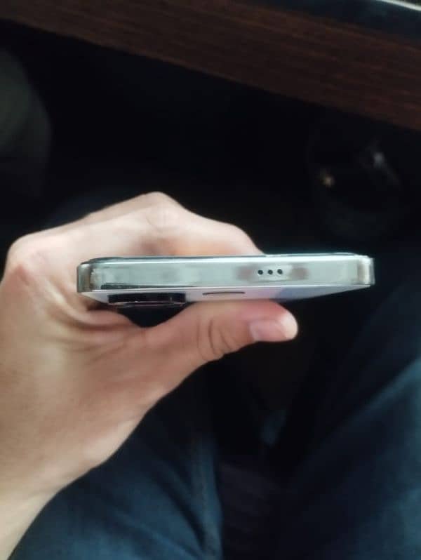 Tecno camon 20 8+8 ram 256 memory good condition 4