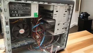 Gaming Pc with 18 Inch 60hz Monitor For Sale