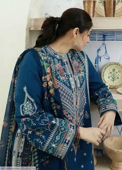 Women's unstitched suit