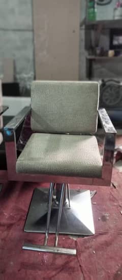 saloon chaire