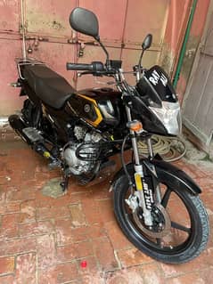 YAMAHA YB125z DX 2025 model 1500 driven