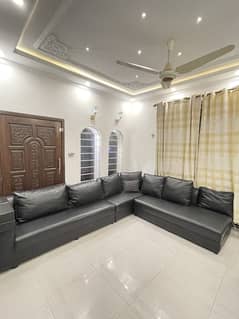 (0332-8762588) luxury 8 seater leather sofa. Excellent condition 10/10