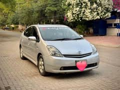Toyota  prieus 1.5 Total  genuine paint. 7/12