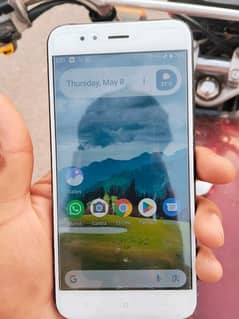Android one only daba hay Sath charger nhi hay basss