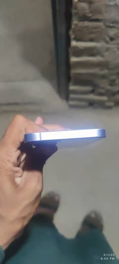 iPhone 12 -10/9 76% battery health JV