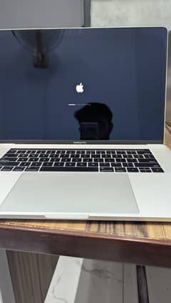 Macbook Pro 2017 | 15.4 Inches | i7 | 16 GB Ram