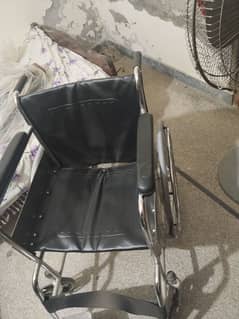 4 days used folding wheel chair