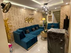 ONE BED LUXURY FURNISHED APARTMENT FOR SALE AT INVESTOR RATE ON PRIME LOCATION OF BAHRIA TOWN LAHORE